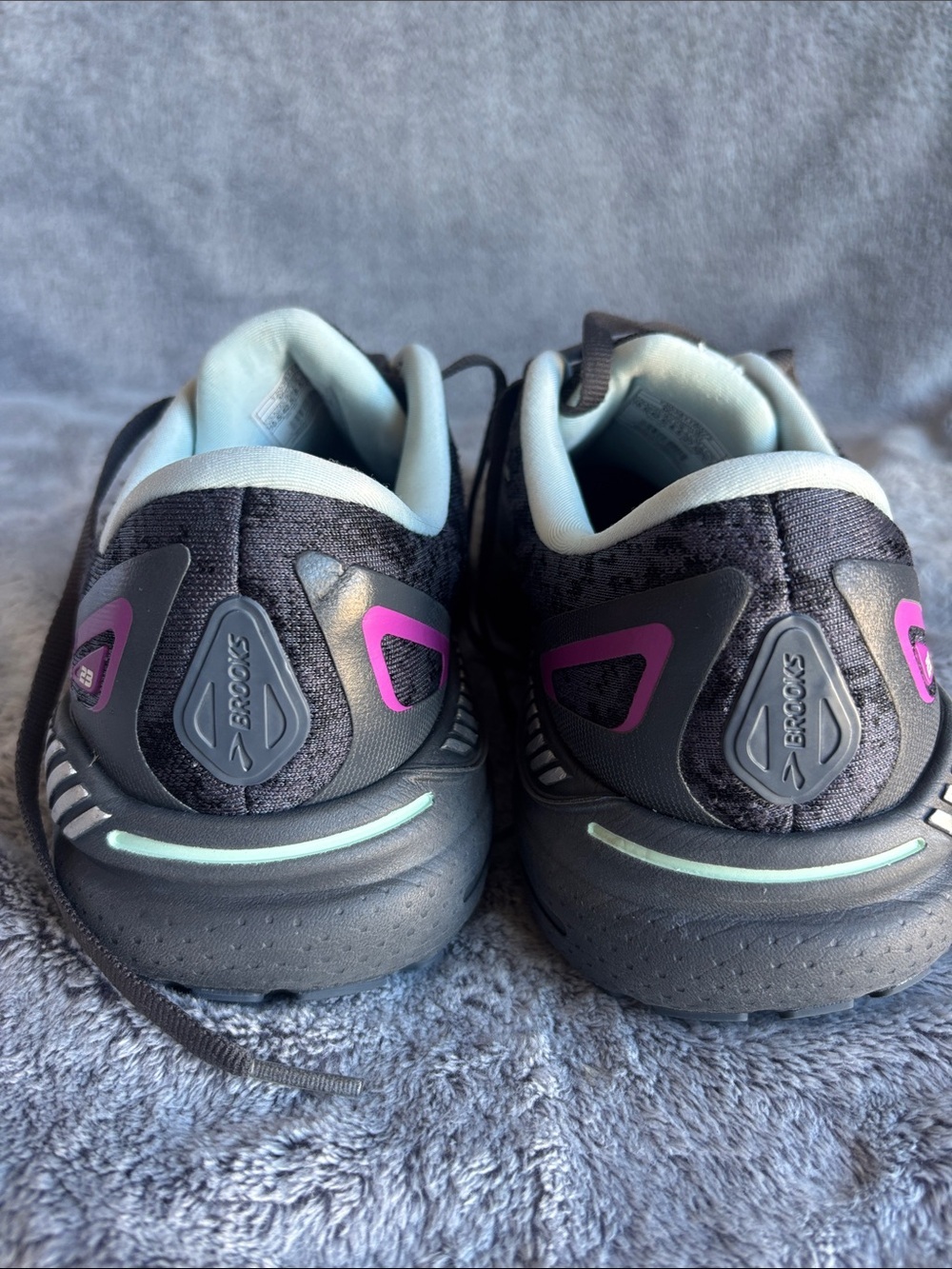 Brooks Adreanline GTS 23 in Black/Light Blue/Purple in Size 10.5 EUC - Picture 5 of 7